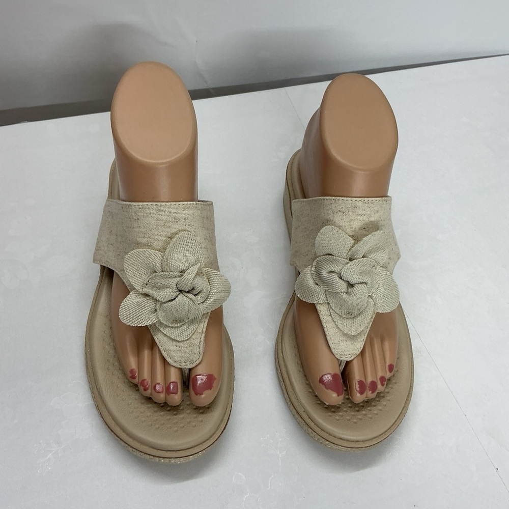 easy street Bloom Cream Floral Women's Sandals - Picture 2 of 7